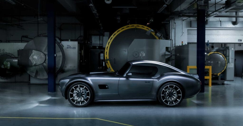 Ponadczasowa sylwetka modelu Cobra GT Coupe
