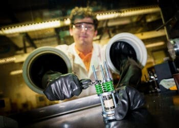 Akumulator Sodowo Jonowy z Elektrolitem Stałym