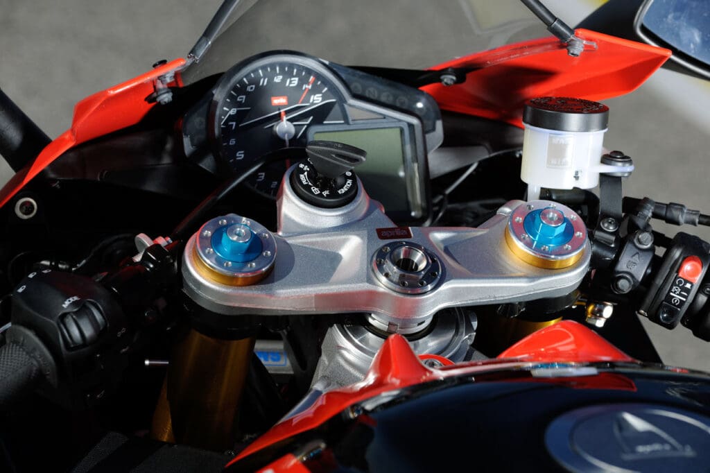Aprilia RSV4 14000 RPM Na Obrotomierzu