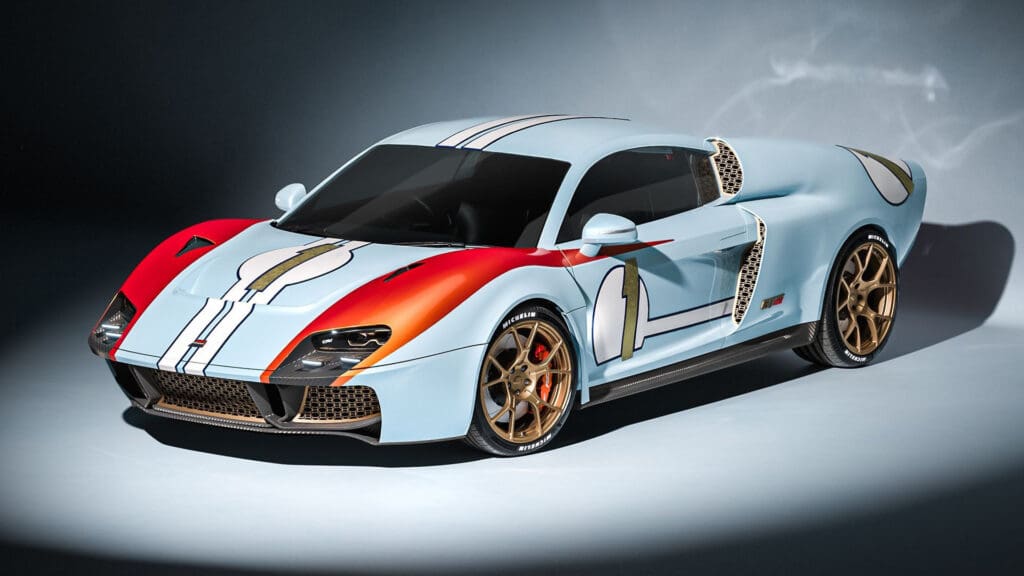 CAV GT MkII wpisuje się więc w zdobywający coraz większą popularność ruch restomod