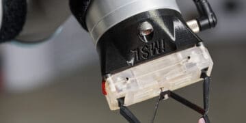 Chwytak z pamięcią kształtu