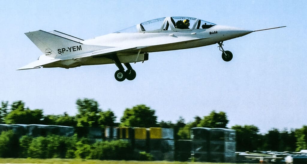 polski samolot odrzutowy EM-10 Bielik