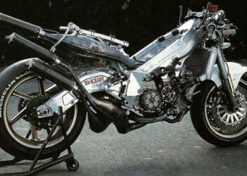 Jedna Z Pierwszych Ram Grzbietowych Z Aluminium W Motocyklu Wyścigowym Honda 500 1989 Rok