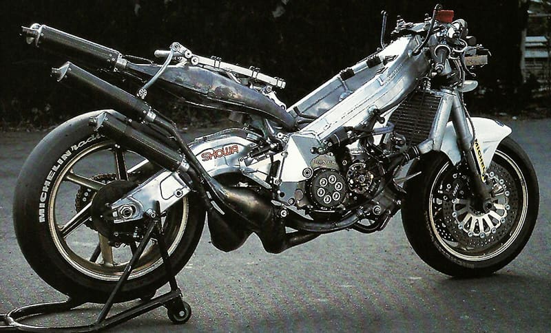 Jedna Z Pierwszych Ram Grzbietowych Z Aluminium W Motocyklu Wyścigowym Honda 500 1989 Rok