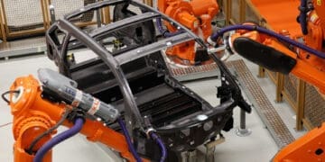 Lekkie Struktury Kompozytowe W Budowie Samochodów Klejenie Kadłuba