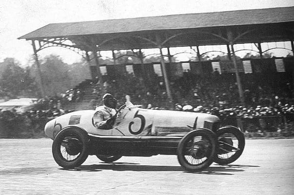 Louis Zborowski na trasie jednego z wyścigów we Włoszech 1923