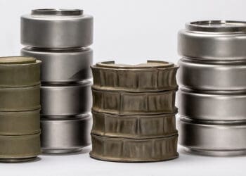 Kanistry Synroc przed i po izostatycznym wysokociśnieniowym prasowaniu na gorąco HIP