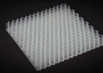 Nowy meta-materiał do wyciszania wnętrz samochodów elektrycznych