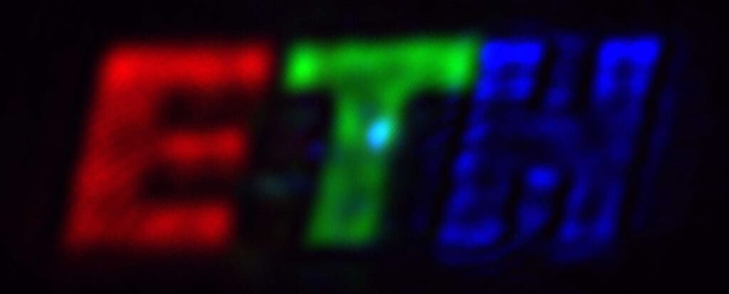 Nowy Typ Pikseli Dla Nowej Klasy Urządzeń Optoelektronicznych