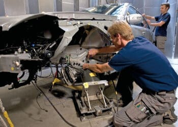 Pomiary Modalne Nadwozia Samochodu Przy Użyciu Kilku Wzbudników