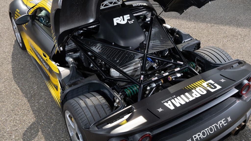 Ruf CTR3 z silnikiem B8 bokser