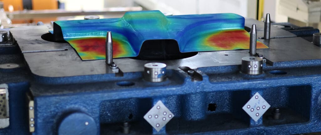 Termograficzna kontrola jakości blach tłoczonych na gorąco