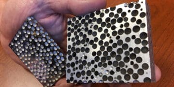 Wysokotemperaturowy kompozyt strukturalny na bazie stali