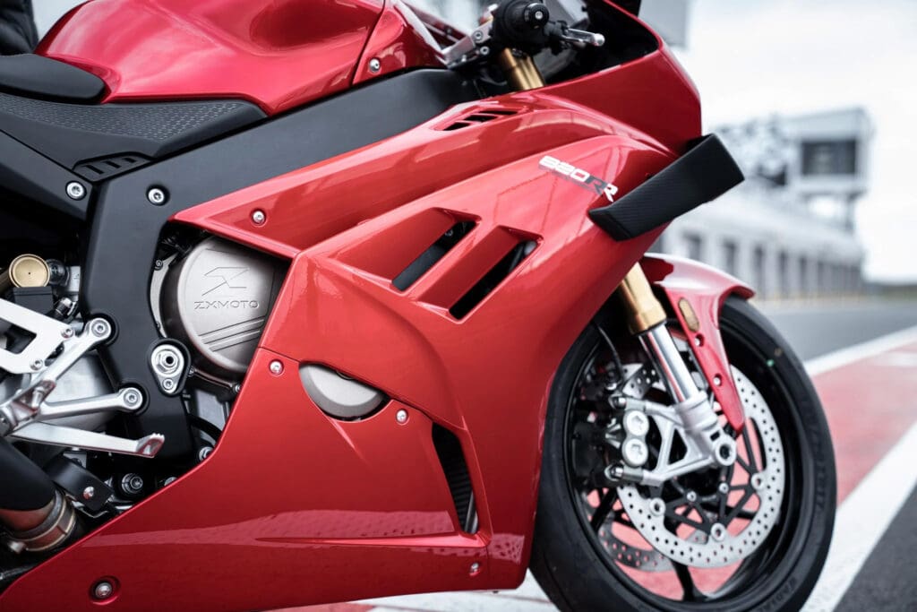 ZXMOTO 820RR