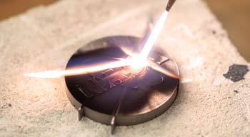 Żaroodporny stop metalu do zastosowań w przemyśle kosmicznym