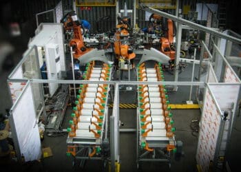 Zrobotyzowane Stanowisko Produkcji Błotników Przednich Samochodu