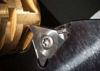 Wysokowydajna Obróbka Wielokątów Na Uniwersalnej Tokarce CNC