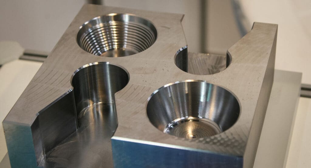 gratowanie i fazowanie otworów