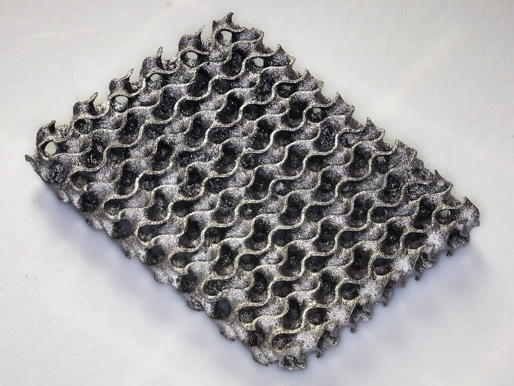 gyroidalna struktura z żelaza