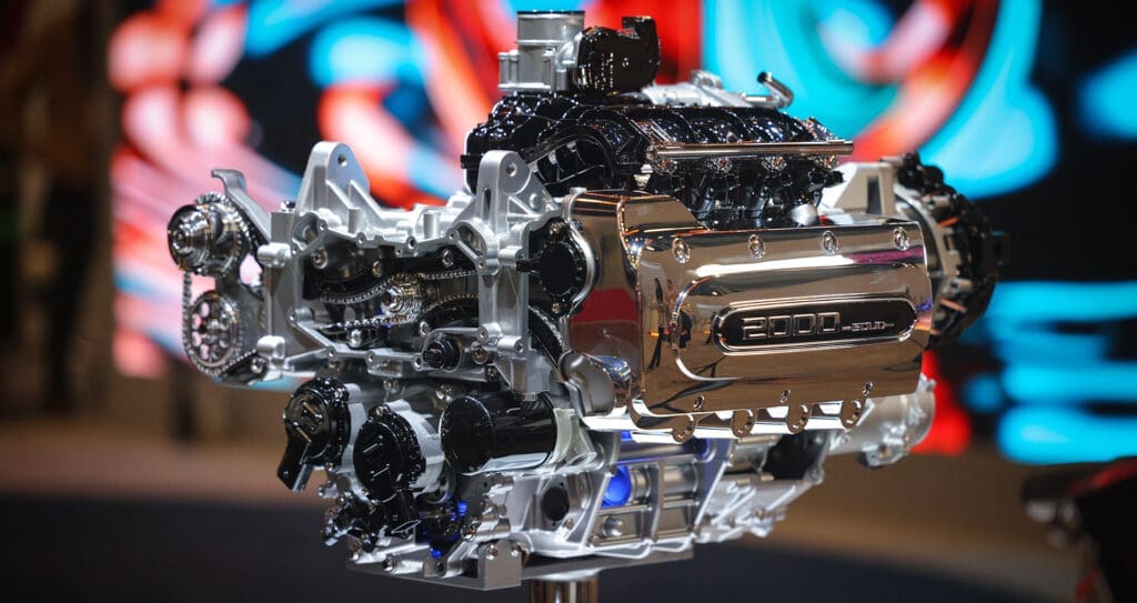 ośmiocylindrowy silnik w układzie bokser Souo S2000