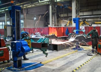 Pozycjoner z Poziomą Osią Obrotu i Podnoszeniem Podczas Pracy