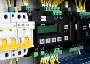 przemysłowe systemy sterowania PLC i DCS