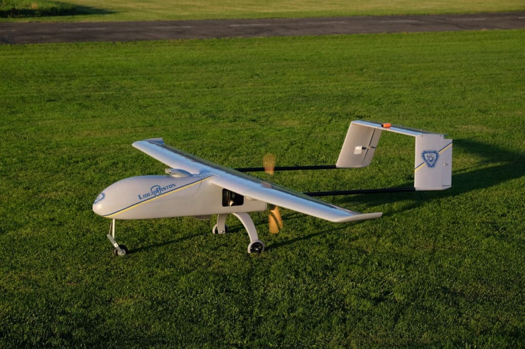 dron z silnikiem rotacyjnym