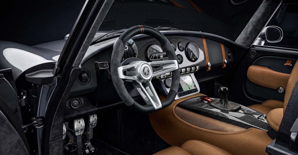 klasyczne wnętrze modelu Cobra GT Coupe – bez zbędnych gadżetów